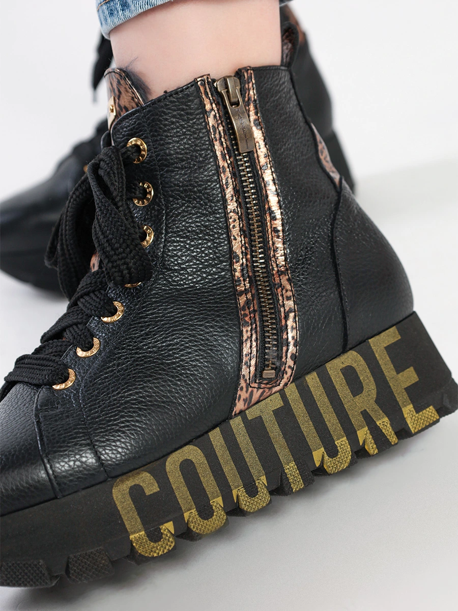 Ботинки черного цвета на платформе